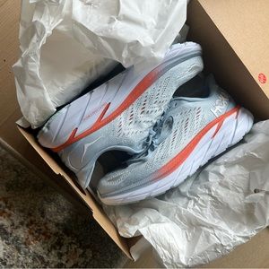 NWT HOKA Clifton 8 Running shoe size 7.5 W
